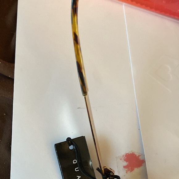 Quay sunglasses NWT with plastic case animal print - Picture 6 of 10
